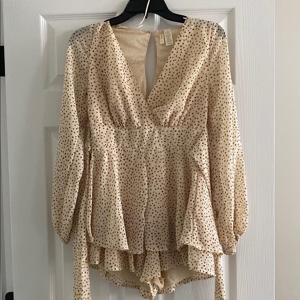 Polka Dot Long Sleeve Romper women’s size small